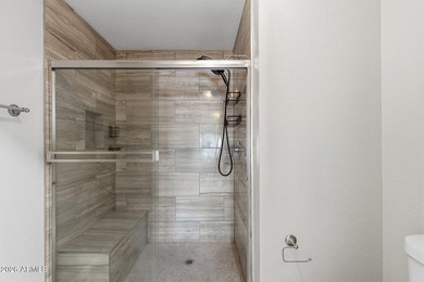 REMODELED, MOVE-IN READY, AND LOCATED IN A LAKE COMMUNITY! This - photo 37