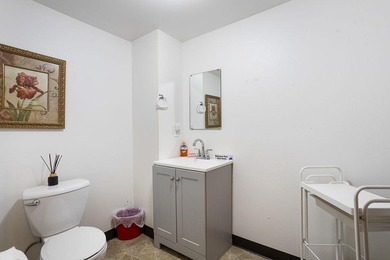 Here is an investment opportunity ready for new owners!! This - photo 37
