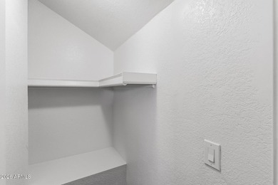 REMODELED, MOVE-IN READY, AND LOCATED IN A LAKE COMMUNITY! This - photo 38