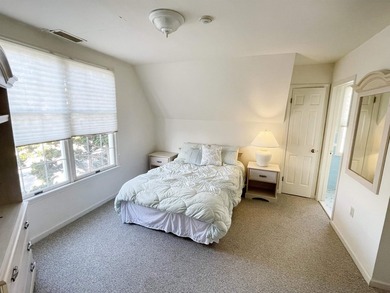 Large 4 Bedroom Home on an oversized corner lot in the - photo 42