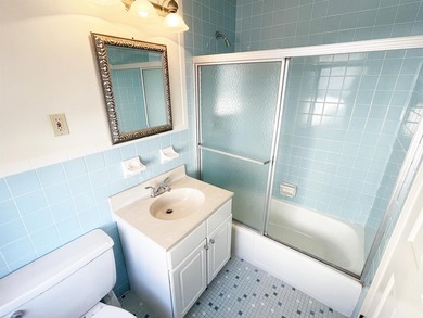 Large 4 Bedroom Home on an oversized corner lot in the - photo 44