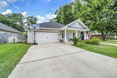 **UNDER CONTRACT WITH A 72 HOUR KICK OUT CLAUSE** This modern - photo 2