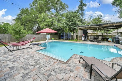 **UNDER CONTRACT WITH A 72 HOUR KICK OUT CLAUSE** This modern - photo 4
