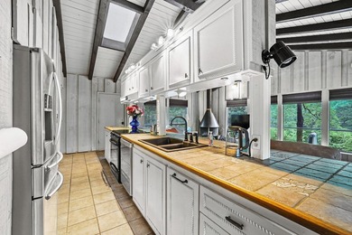 Whether you're searching for a full-time residence, weekend - photo 6