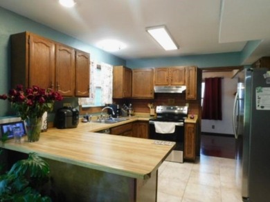 Three bedroom, 2.5 remodeled baths, 2-car resort property - photo 6