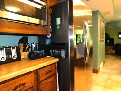 Three bedroom, 2.5 remodeled baths, 2-car resort property - photo 8