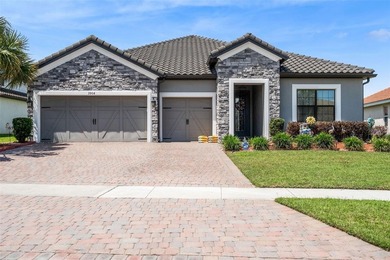 Lake Tohopekaliga Home For Sale in Kissimmee Florida