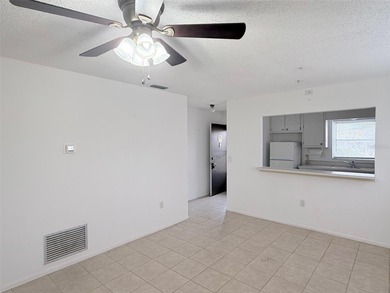 Wonderful 55+ active community in Bradenton, The home is a 1 - photo 7