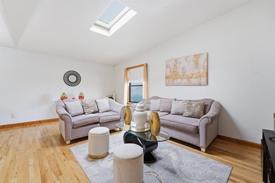 Lake Condo For Sale in Guttenberg, New Jersey