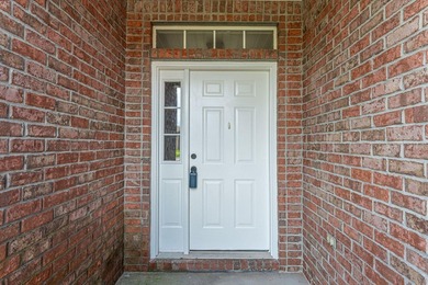 Welcome to coastal living in Navarre! This beautiful 3-bedroom - photo 2