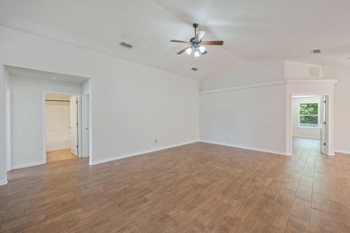 Welcome to coastal living in Navarre! This beautiful 3-bedroom - photo 5