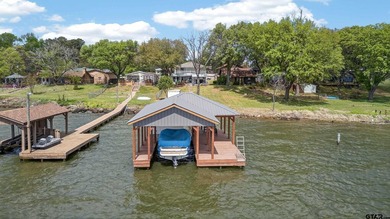 Spacious 4/3 waterfront home situated on Lake Palestine - photo 7