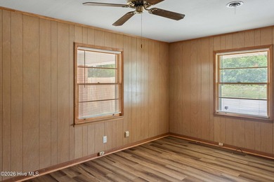 Solid well maintained brick home with 2 large shops on a 0.91 - photo 12