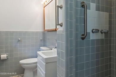 Solid well maintained brick home with 2 large shops on a 0.91 - photo 16