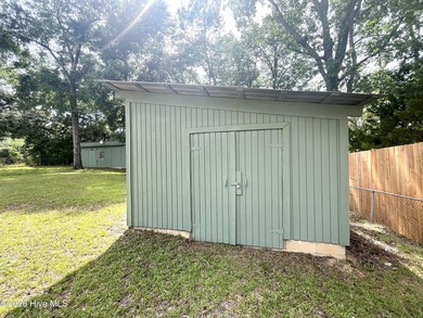 Solid well maintained brick home with 2 large shops on a 0.91 - photo 37
