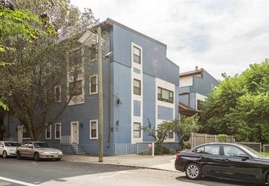 Lake Condo For Sale in Hoboken, New Jersey