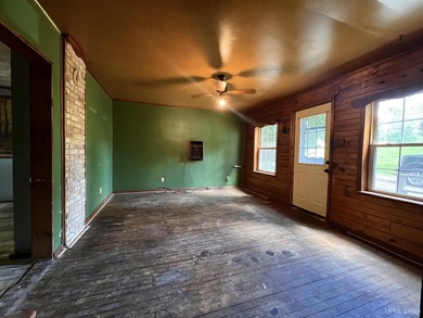 Investor Special with Big Potential in Iron Mountain! Located on - photo 4