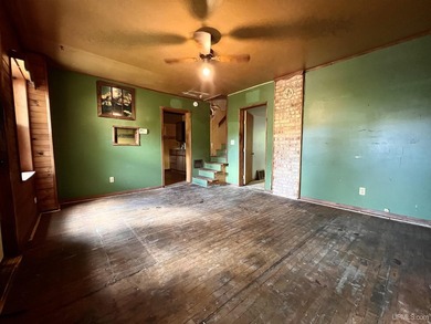 Investor Special with Big Potential in Iron Mountain! Located on - photo 5