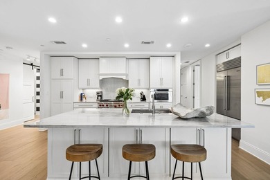 Welcome to ''On The Square'' at Georgetown Condos in Rosemary - photo 3