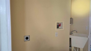 Wonderful 2 bedroom 2 bath split bedroom home in highly sought - photo 11
