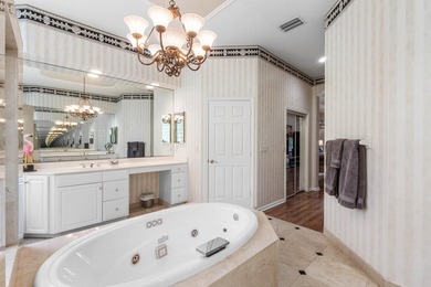 Welcome to this beautifully maintained 5-bedroom, 3-bathroom - photo 18