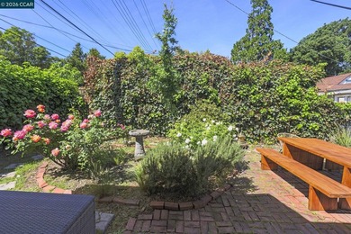 Charming 1920 Craftsman bungalow with a welcoming front porch - photo 19