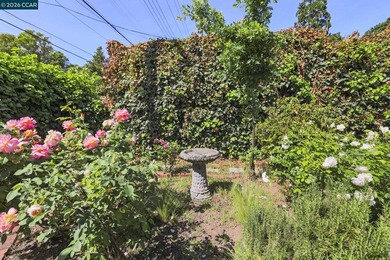 Charming 1920 Craftsman bungalow with a welcoming front porch - photo 21