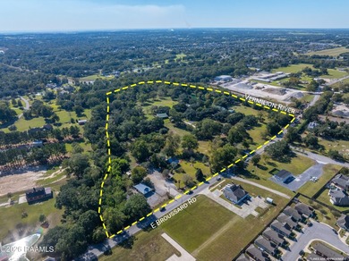 Set on 27 wooded acres in Lafayette, LA, this rare private - photo 29