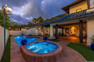 Experience refined island luxury living in this executive-style - photo 2