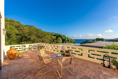 Experience refined island luxury living in this executive-style - photo 9