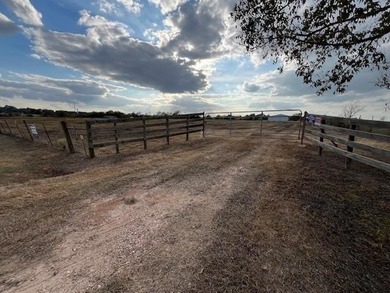 (private lake, pond, creek) Acreage For Sale in Bellville Texas