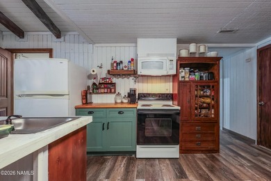 UNIQUE RARE CABIN, Welcome to the Squirrels Nest. Located on a - photo 7