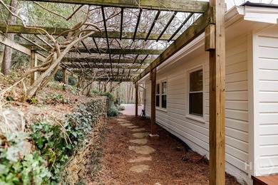 Discover a private woodland retreat just minutes from Five - photo 28