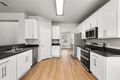 Welcome to this beautifully maintained 4-bedroom, 2.5-bath home - photo 8
