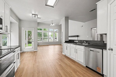 Welcome to this beautifully maintained 4-bedroom, 2.5-bath home - photo 9