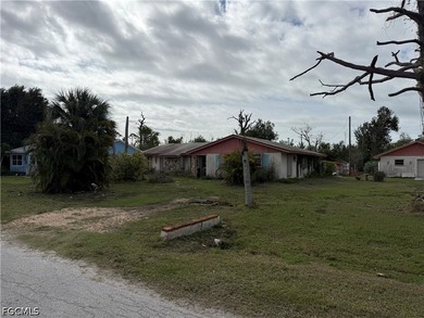Welcome to 3677 Tangerine Drive in the laid-back waterfront - photo 12