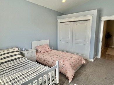 PRICE DROP: Beautiful 2-story home with NO HOA and nearly 4,000 - photo 16