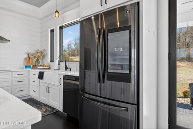 Stunning modern move-in ready home in Morristown -- 2 bed, 3 - photo 19