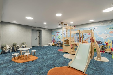 Residence 6C at 1425 Hudson is the kind of uptown waterfront