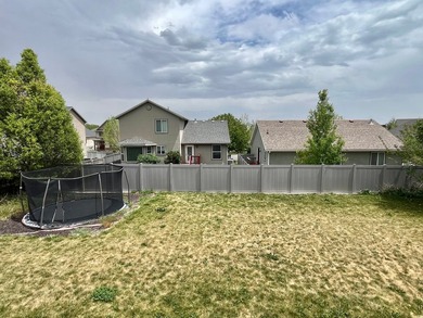 PRICE DROP: Beautiful 2-story home with NO HOA and nearly 4,000 - photo 27