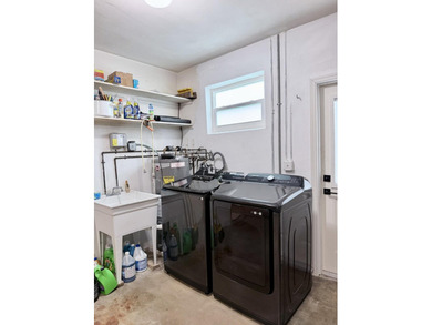 Spacious ranch featuring 4 bedrooms and 3 baths with open - photo 33
