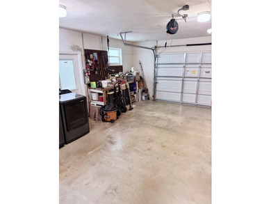 Spacious ranch featuring 4 bedrooms and 3 baths with open - photo 36