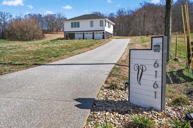 Stunning modern move-in ready home in Morristown -- 2 bed, 3 - photo 43