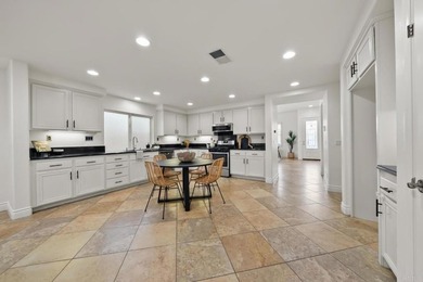 Welcome to this beautifully maintained and move-in-ready - photo 9
