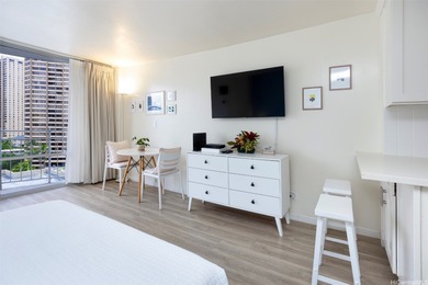 Situated at the entrance of Waikiki, Ilikai Marina features an - photo 3