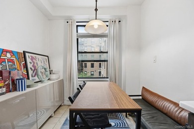 Spacious and fully renovated 2-bedroom, 1-bath condo located in - photo 3
