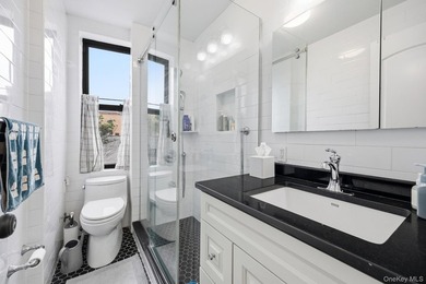 Spacious and fully renovated 2-bedroom, 1-bath condo located in - photo 9