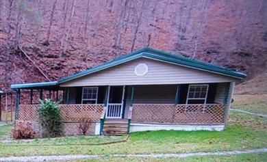 (private lake, pond, creek) Home Sale Pending in Pineville Kentucky