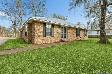 Lake Home For Sale in Prairieville, Louisiana