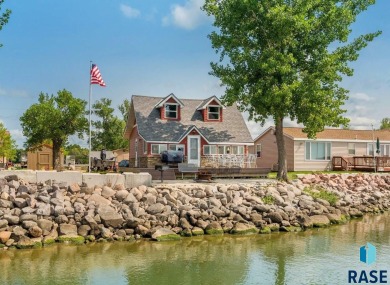 Lake Poinsett: South Dakota's Hidden Gem Awaits!